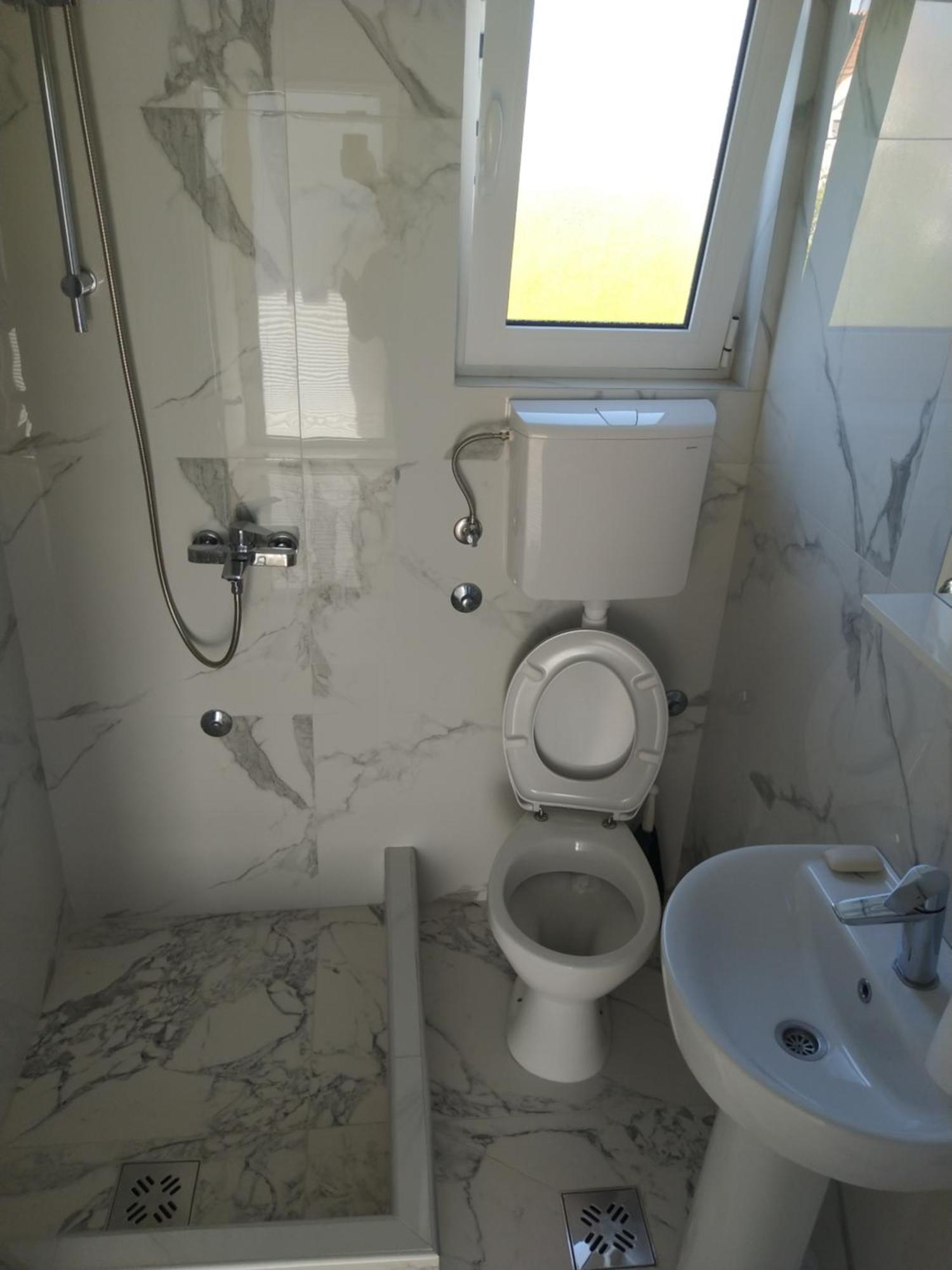 Hostel Vera - Airport Podgorica Mitrovici  Exteriér fotografie